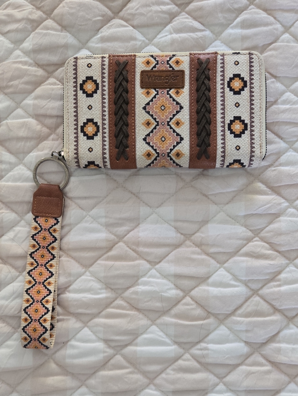Wrangler White, Tan & Brown Embroidered Wristlet Wallet